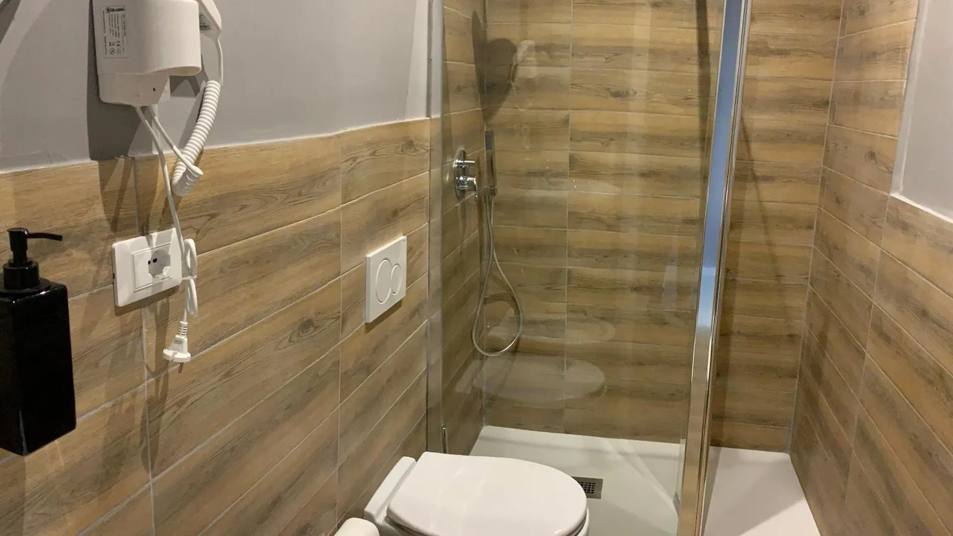 בולוניה Marconi 2 Rooms בית הארחה